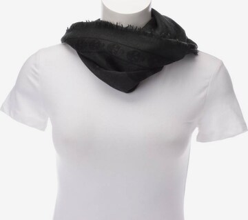 Alexander McQueen Scarf & Wrap in One size in Grey: front
