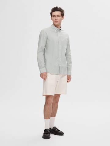 SELECTED HOMME Regular fit Button Up Shirt 'Reil' in Green