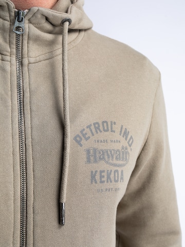 Petrol Industries Sweatjacke in Beige