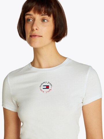 T-shirt 'ESSENTIAL' Tommy Jeans en blanc