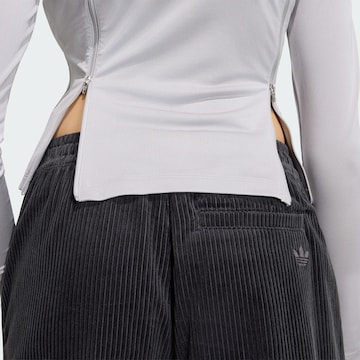 ADIDAS ORIGINALS - Sudadera con cremallera en gris