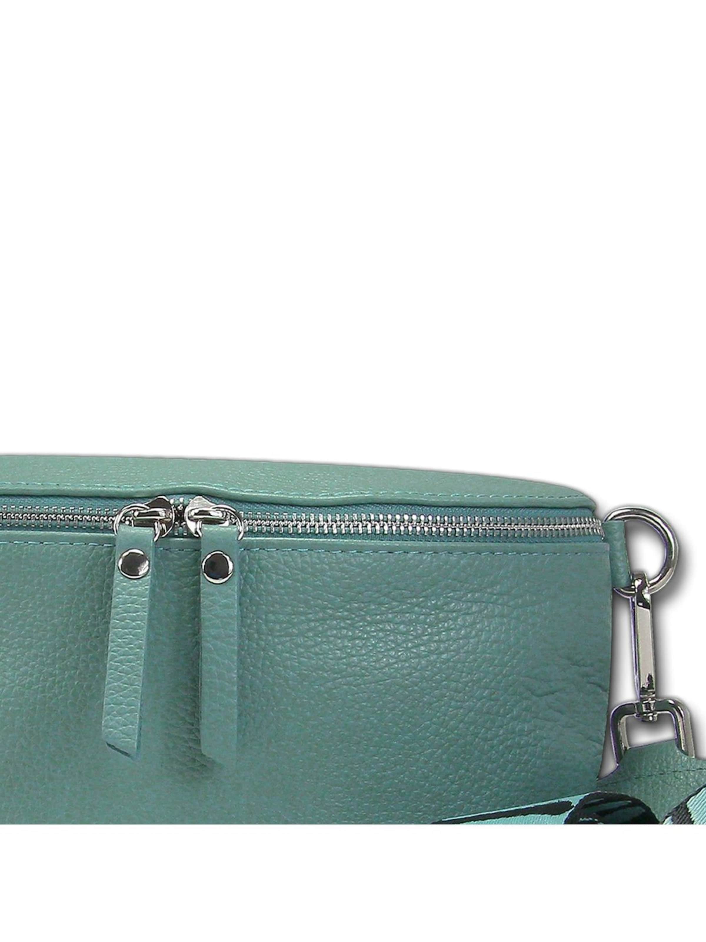 Florence Heuptas in Blauw