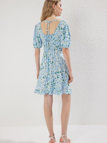 Trendyol Kleid in Blau