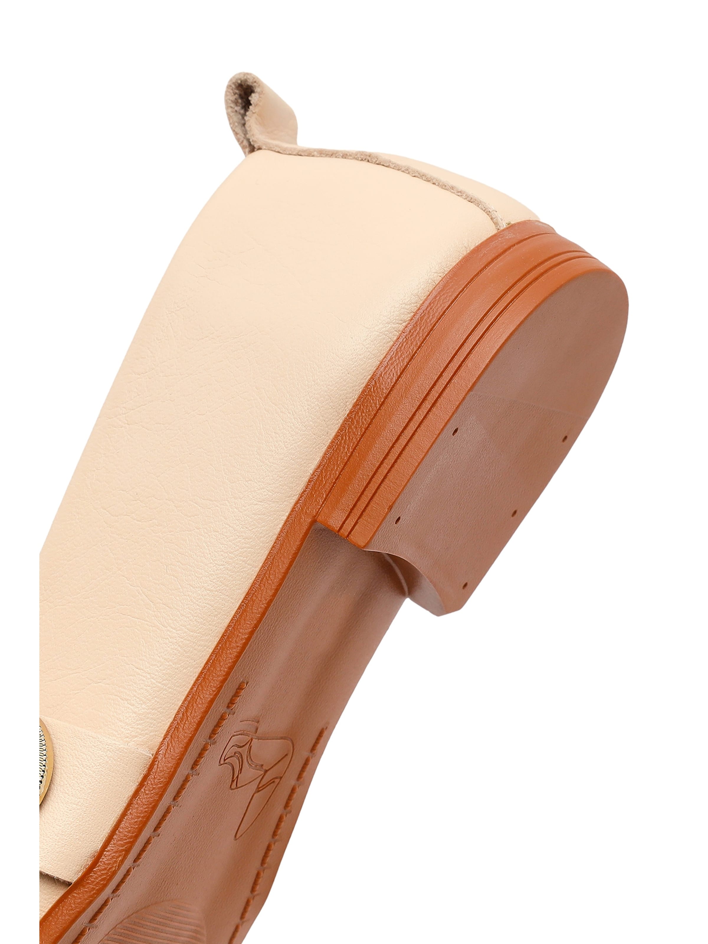 Derimod Ballerina in Beige