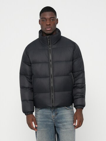 Abercrombie & Fitch Átmeneti dzseki 'Aircloud' - fekete: elől