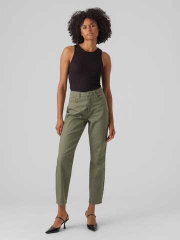 VERO MODA Regular Jeans 'BRENDA' in Groen