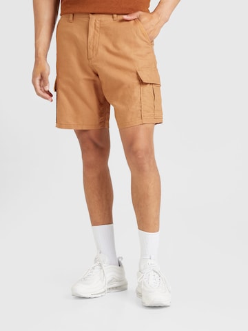 GAP Regular Cargo trousers in Brown: front