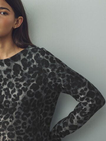 Next Kleid in Grau