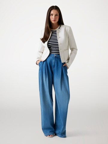 GUESS Jacke in Weiß