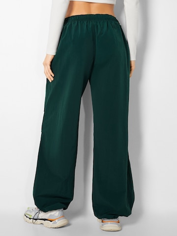 Bershka Loosefit Broek in Groen