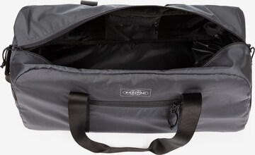 EASTPAK Duffel in Grau