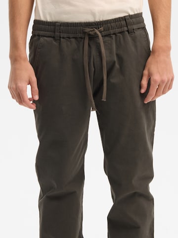 hydroponic - regular Pantalón 'Hydroponic Pioneer Regular-Fit Stretch Chino Trousers' en gris: frente