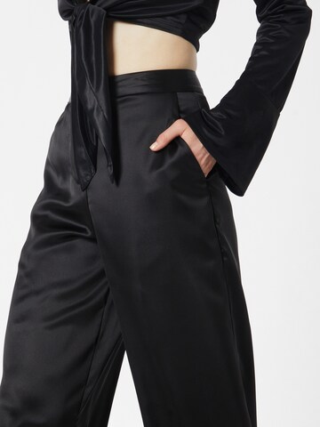 Nasty Gal Wide Leg Hose in Schwarz