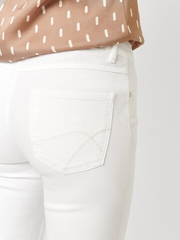 TONI Slimfit Jeans in Weiß