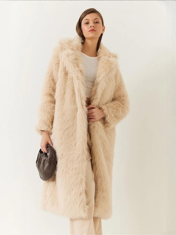 Manteau d’hiver Bianco Lucci en beige : devant