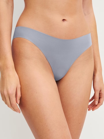 Slip 'Natural Skin' CALIDA en gris