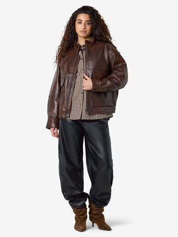 Veste mi-saison 'NMFlora' Noisy may en marron