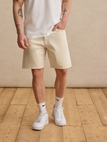 DAN FOX APPAREL - Regular Calças chino 'Xaver' em branco: frente