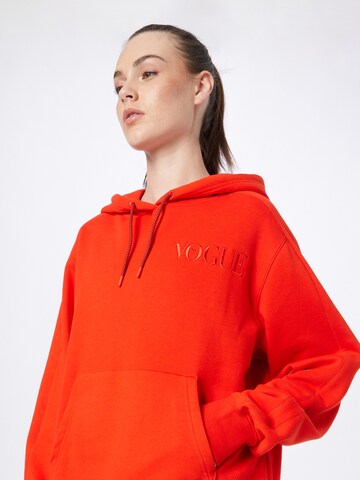 PUMA Sweatshirt 'x Vogue Collection' i rød