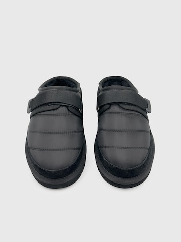 Mule 'Ease (Size runs small, order one size up)' Dutch'D en noir