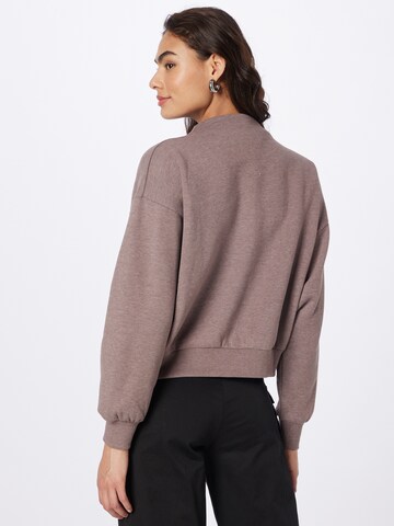 Sweat-shirt 'Mona' mazine en violet