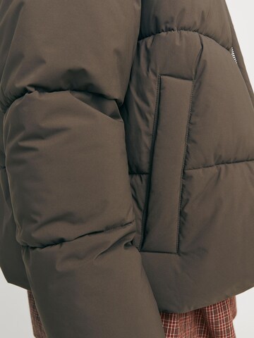 JACK & JONES Tussenjas in Bruin
