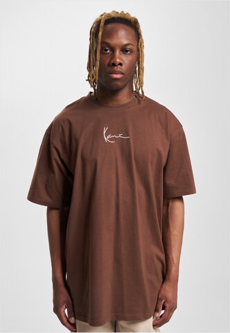 Karl Kani Shirt in Bruin: voorkant