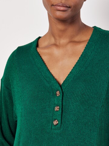 Robe ' ' Apricot en vert