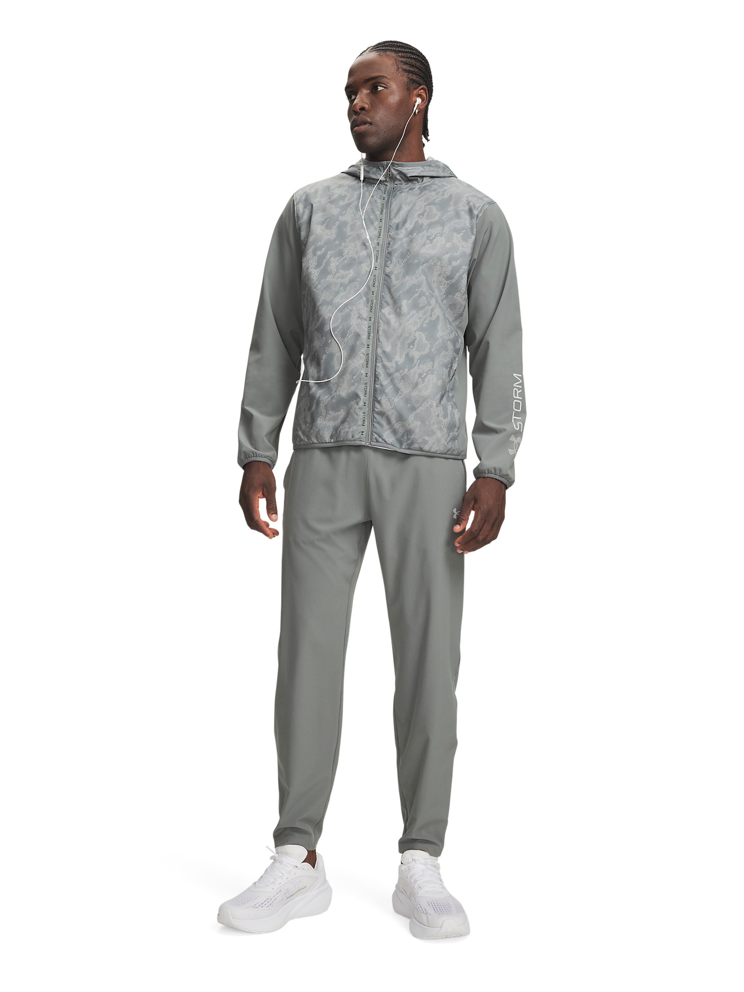 UNDER ARMOUR Tapered Sportbroek 'Velociti' in Grijs