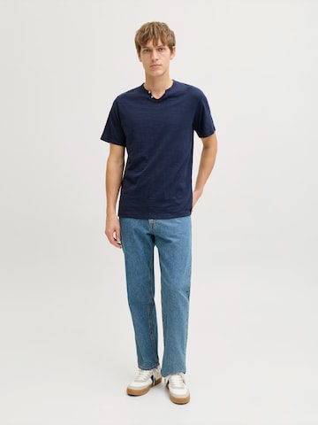 JJ Rebel Koszulka 'JREBWINDOM' w kolorze niebieski