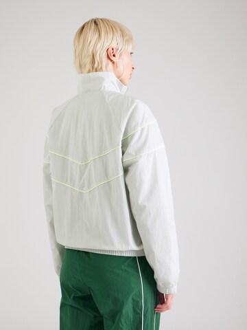 Nike Sportswear Демисезонная куртка в Серебристый