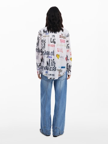 Desigual Μπλουζάκι σε λευκό