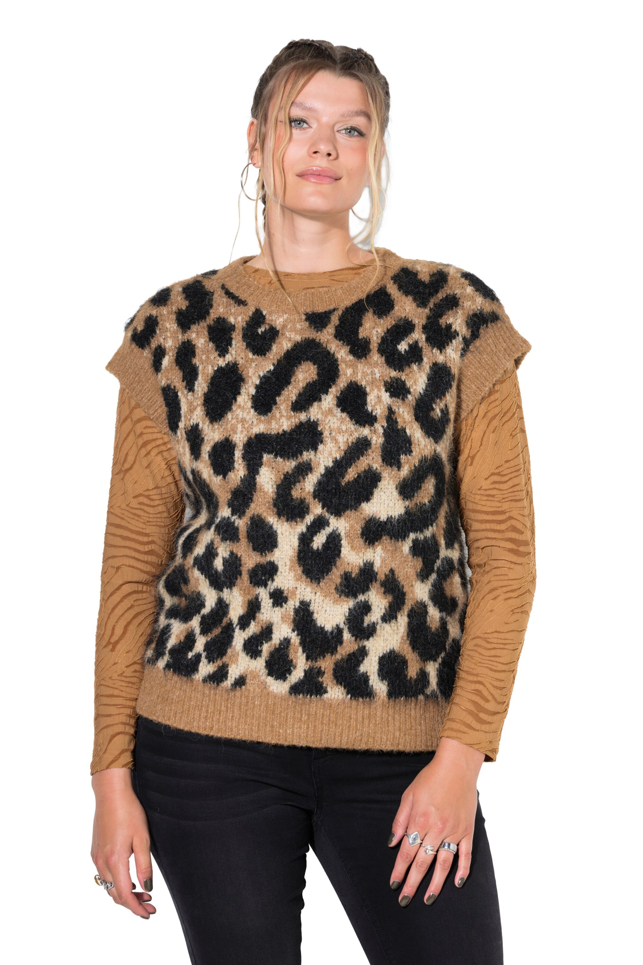 Studio Untold Knitted vest in Brown: front