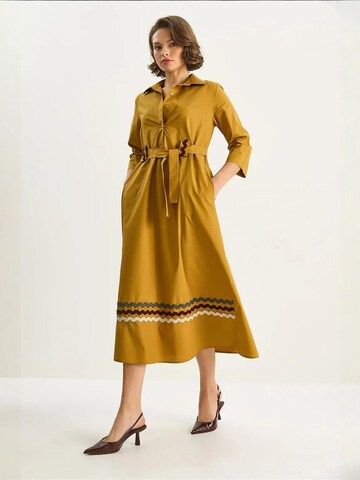 Bianco Lucci - Vestidos camiseiros em amarelo