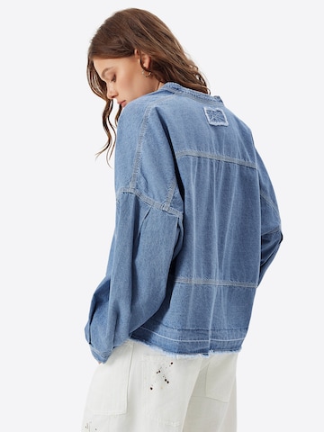 Imily Bela - Blusa en azul: atrás