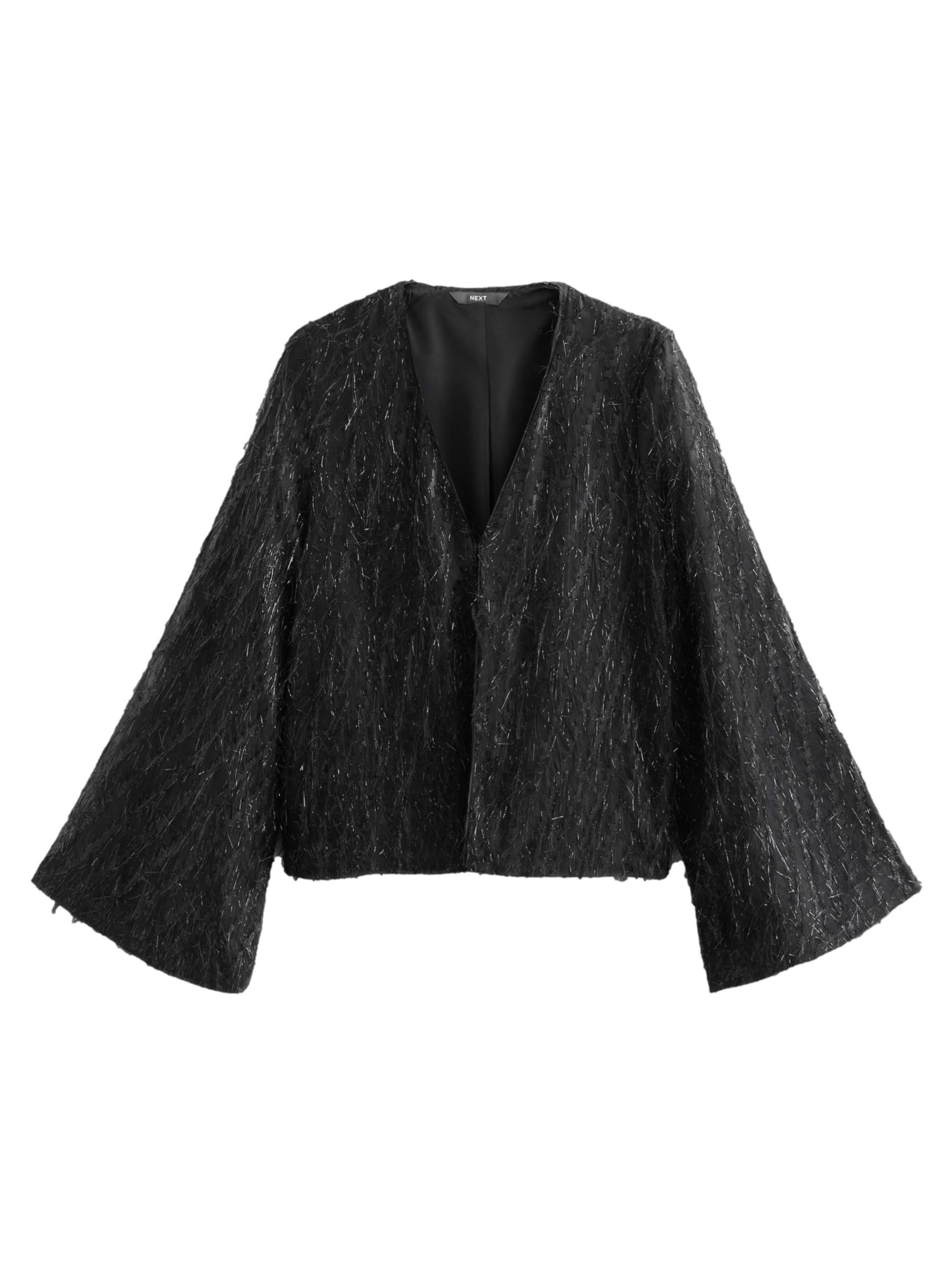 Next Pusero värissä musta: etupuoli