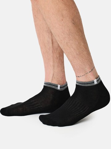 Nur Der Socks in Black: front