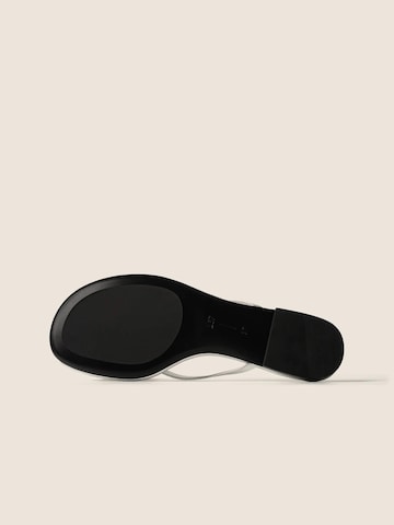 L37 HANDMADE SHOES Teenslipper 'WRITTEN IN THE SAND' in Zilver