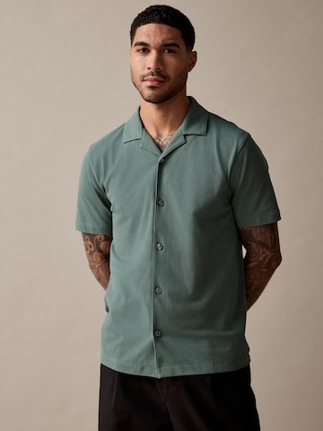 Coupe regular Chemise Next en vert : devant