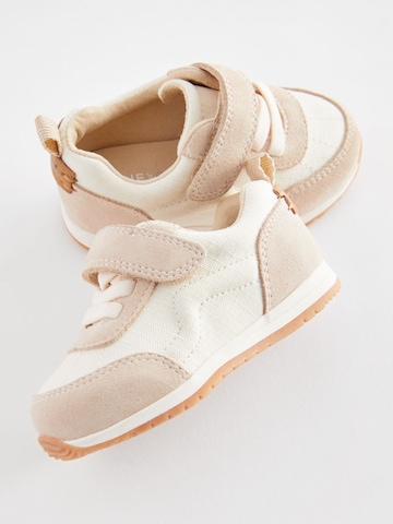 Sneaker di Next in rosa