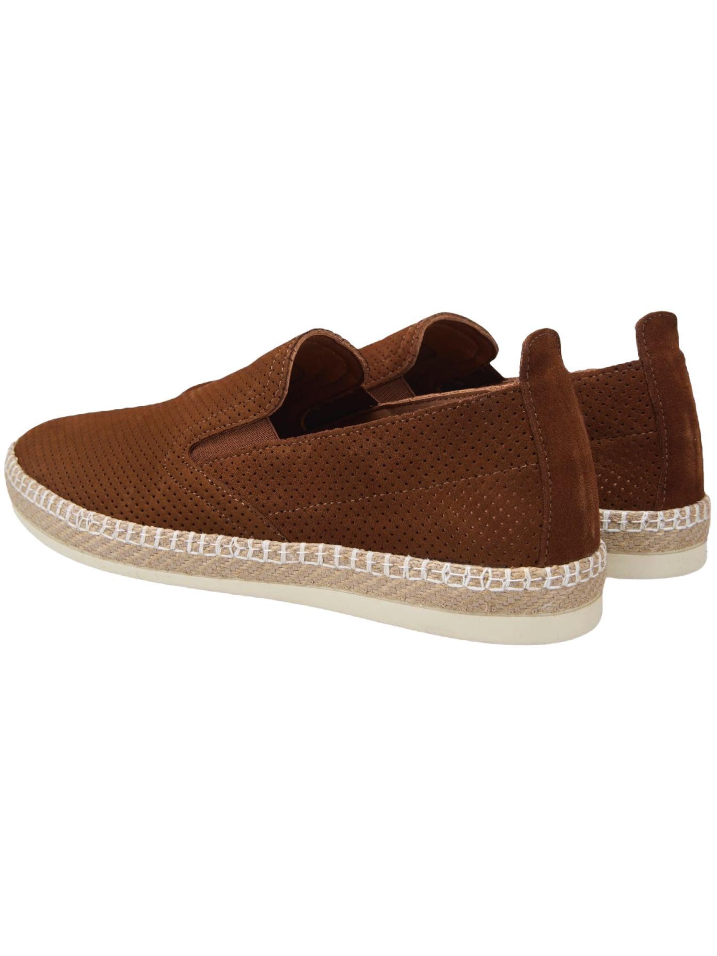 Desa Classic Flats 'Slip-Ons' in Brown
