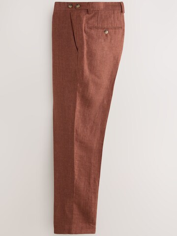 Coupe slim Pantalon à plis Next en marron