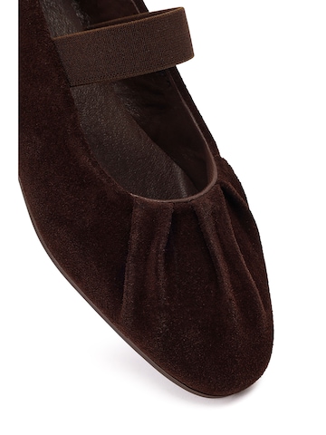 Derimod Ballerina in Brown