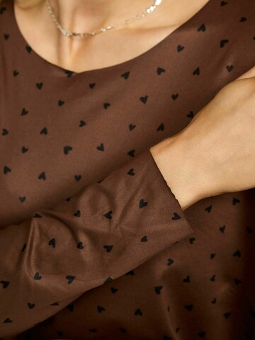 Liberte Essentiel Shirt ' ALMA-LS ' in Bruin