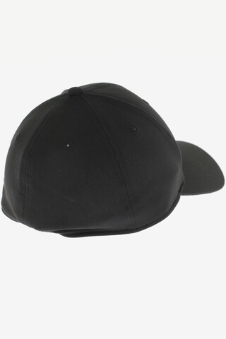 UNDER ARMOUR Hut oder Mütze M in Schwarz