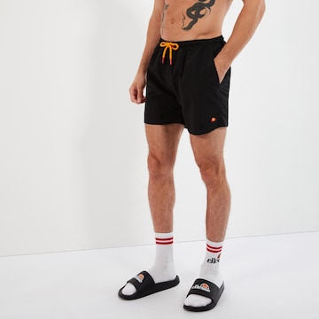 ELLESSE Badshorts 'Knights' i svart: framsida