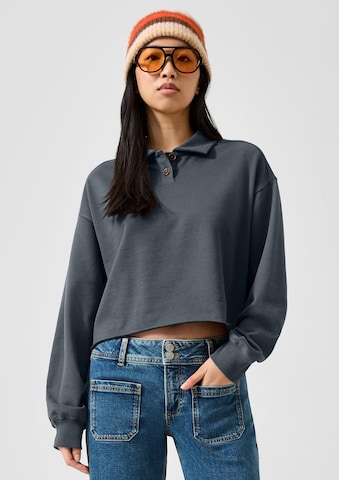 Sweat-shirt QS en gris : devant