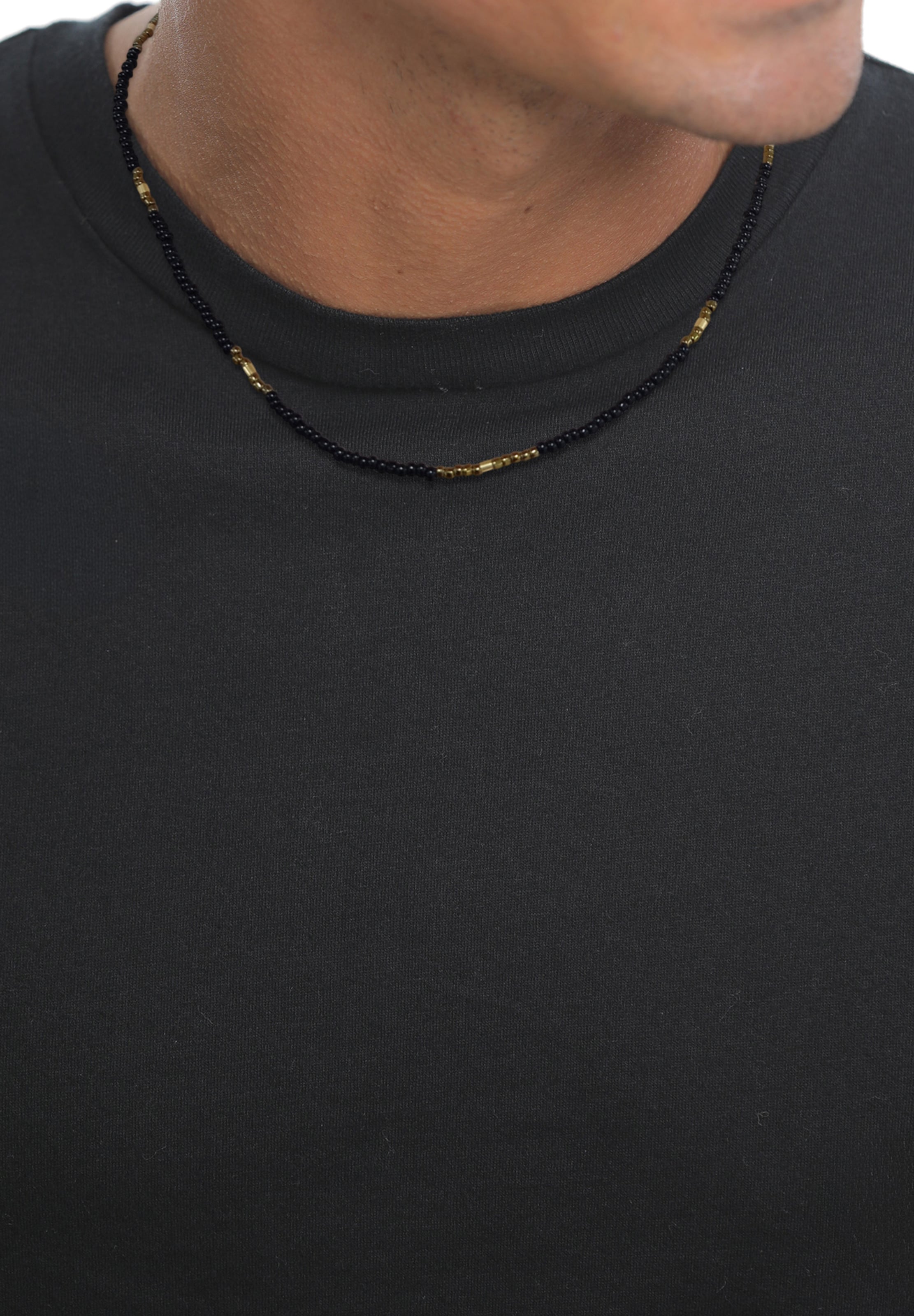 KUZZOI Necklace in Black: front
