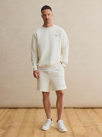 DAN FOX APPAREL Sweatshirt 'Cem' i hvid