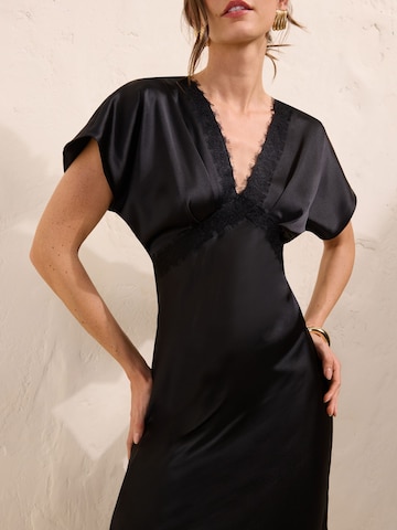 Friends Like These Kleid in Schwarz
